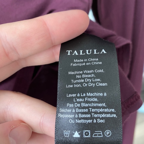 Aritzia Flavia Plum Cropped Long Sleeve - Picture 4 of 5